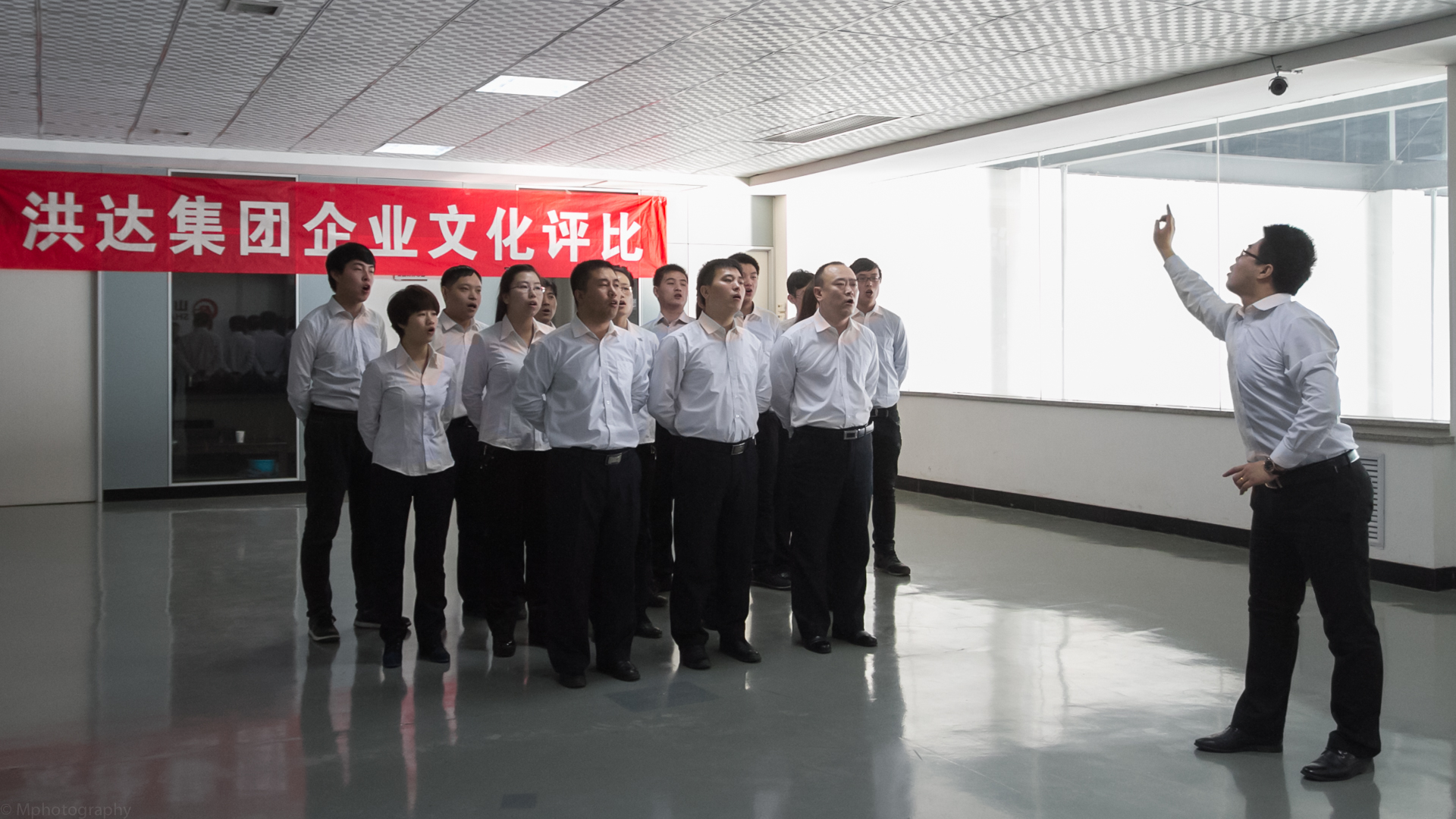 洪達必高司歌演唱